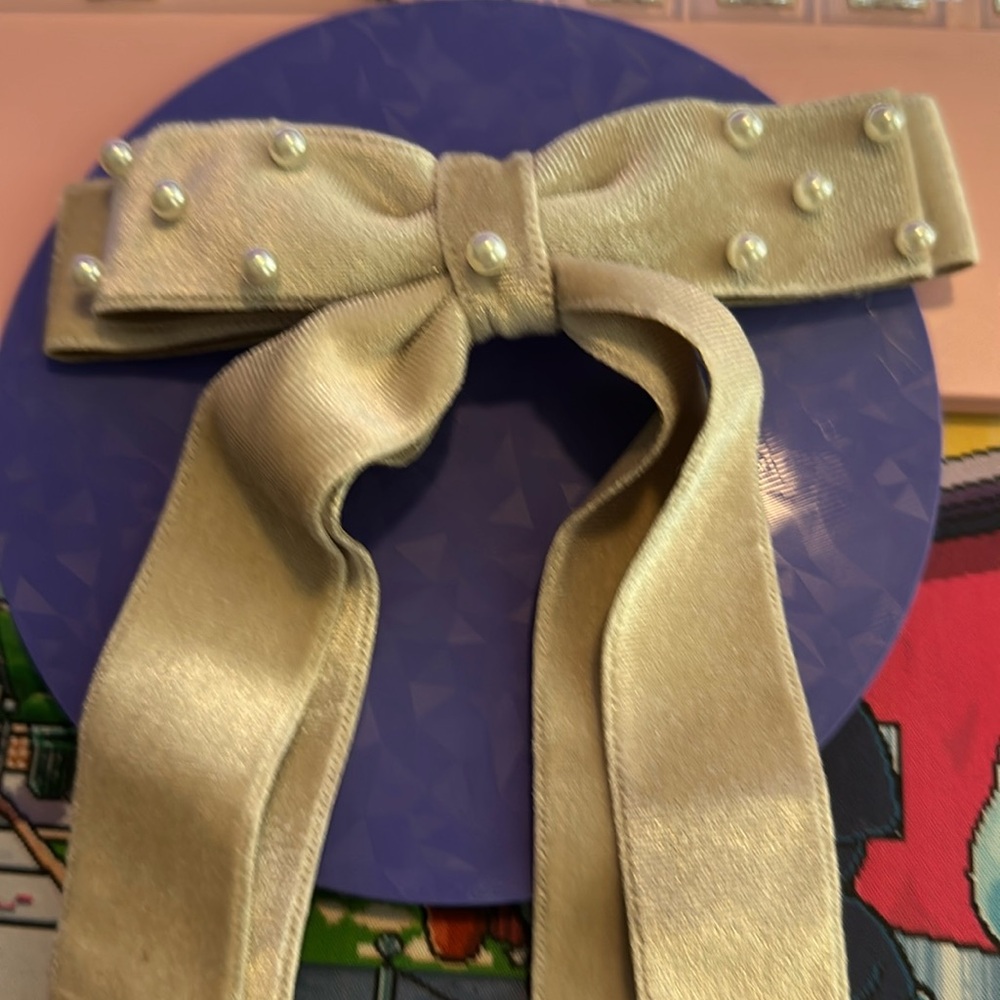 Wicked Champagne colored bow barrette with faux pearl beads.  NWT